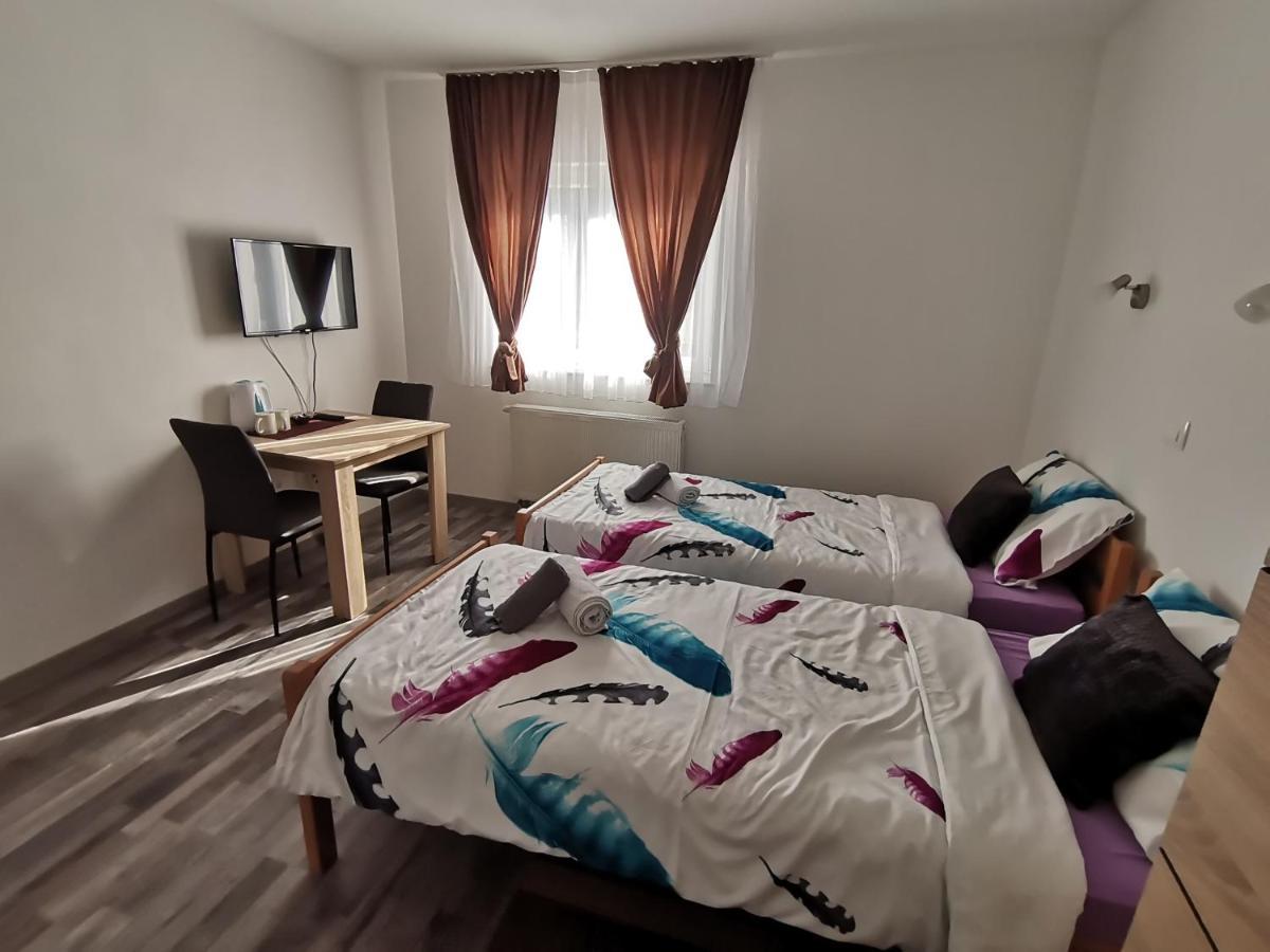 Apartmani "Marina" Otočac Exterior foto