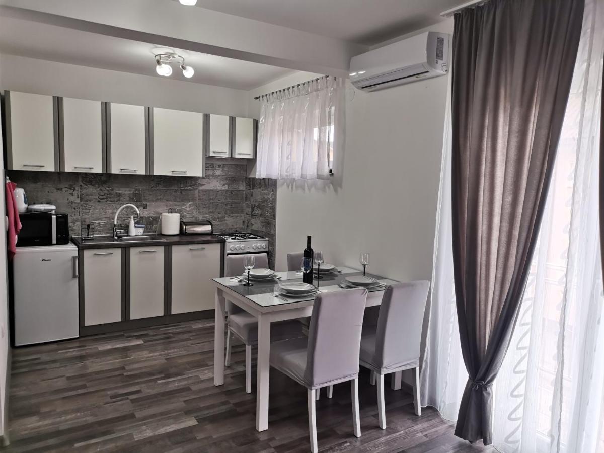 Apartmani "Marina" Otočac Exterior foto