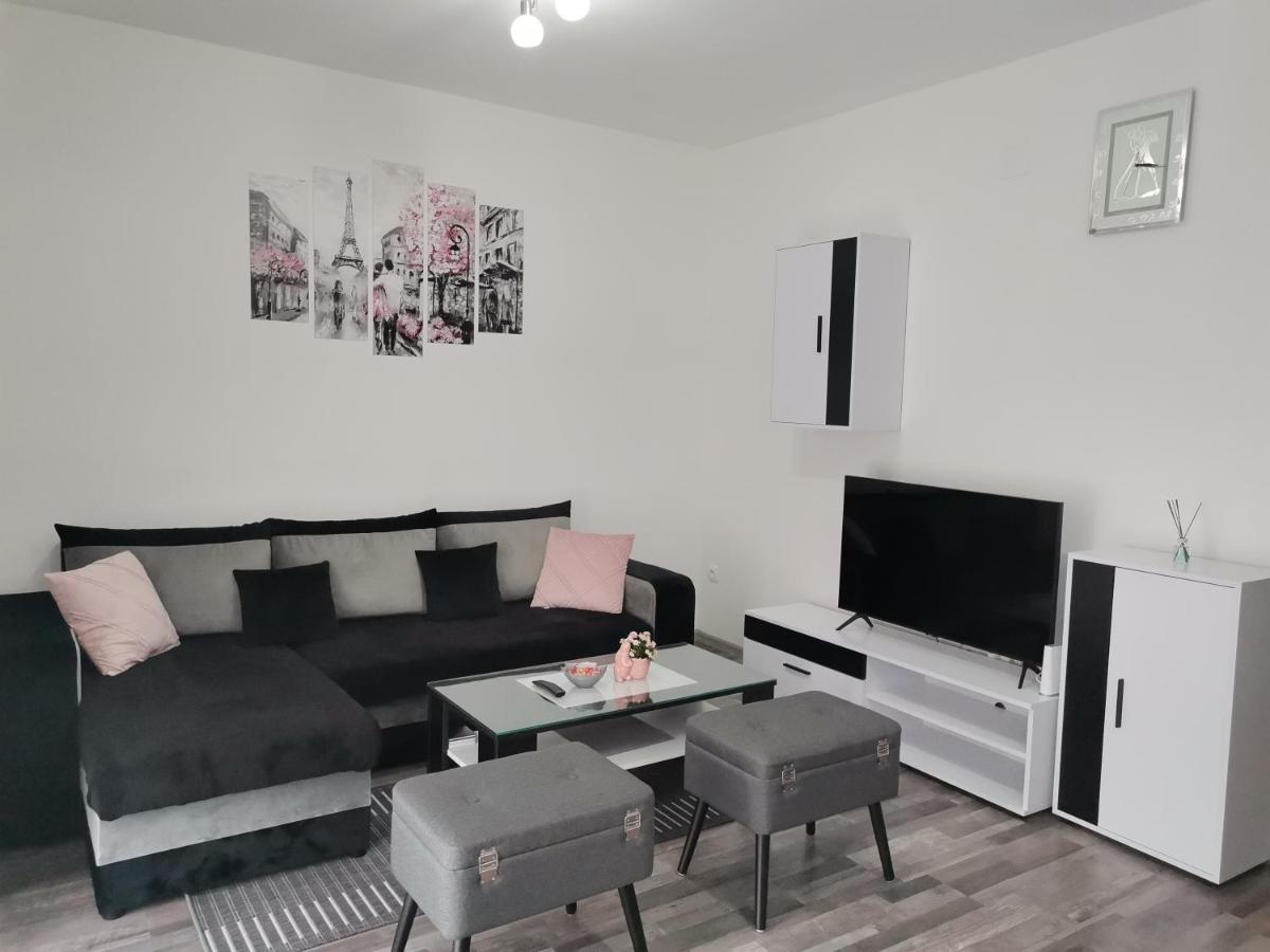 Apartmani "Marina" Otočac Exterior foto