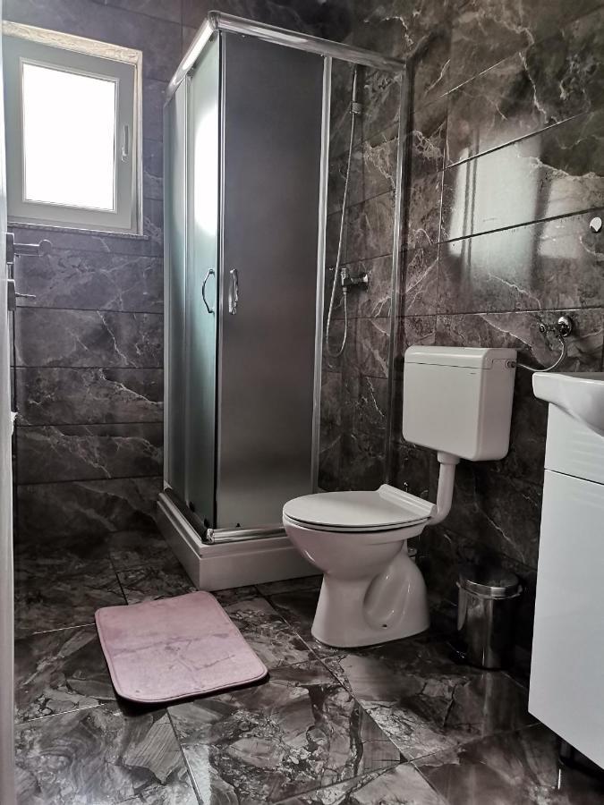 Apartmani "Marina" Otočac Exterior foto